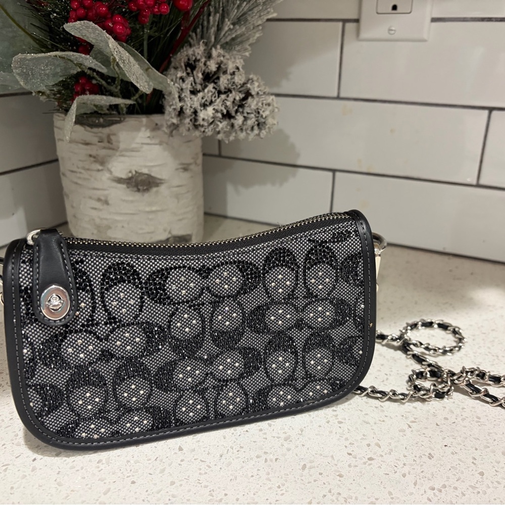 Coach crystal swinger 20